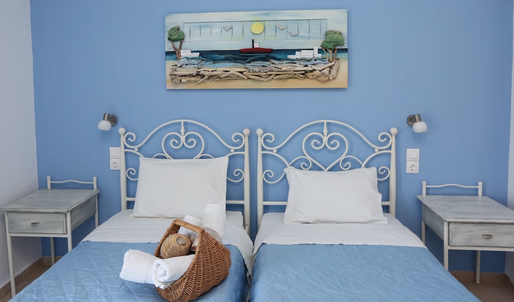 Kastro Hotel 11/50