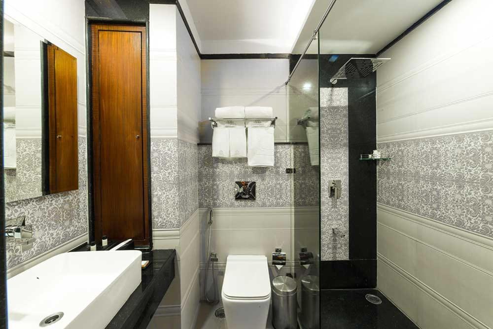 Costa Riviera Hotel 52/56