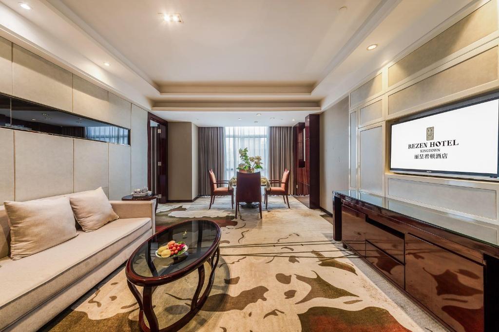 Rezen Kingtown Hotel (Chongqing Liangjiang New District) 37/58