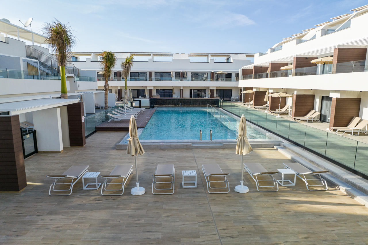 Esmeralda Cotillo Homes by LIVVO 75/79