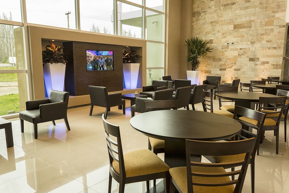 Howard Johnson by Wyndham Neuquen 23/25