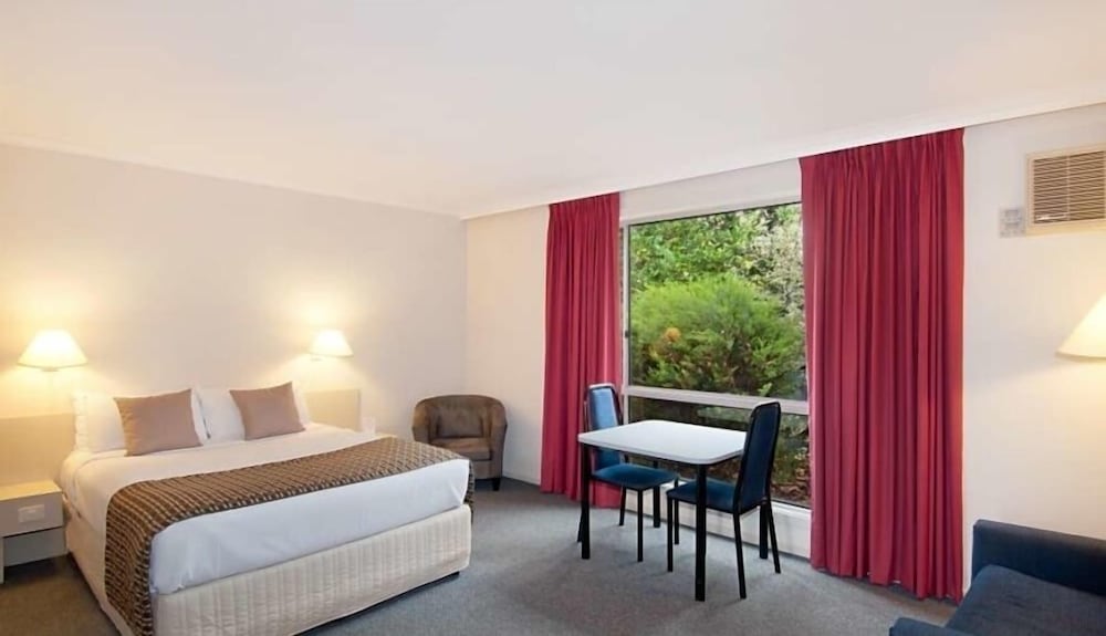 Ringwood Lake Inn 17/61