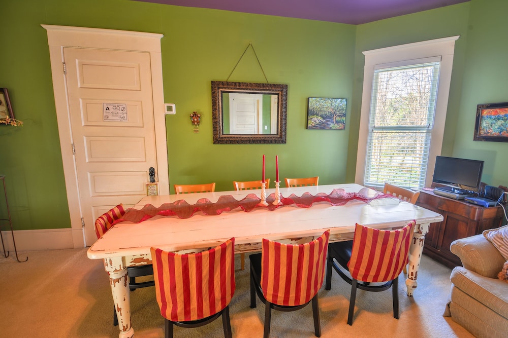 The Dailey Renewal Retreat Bed Breakfast 46/47