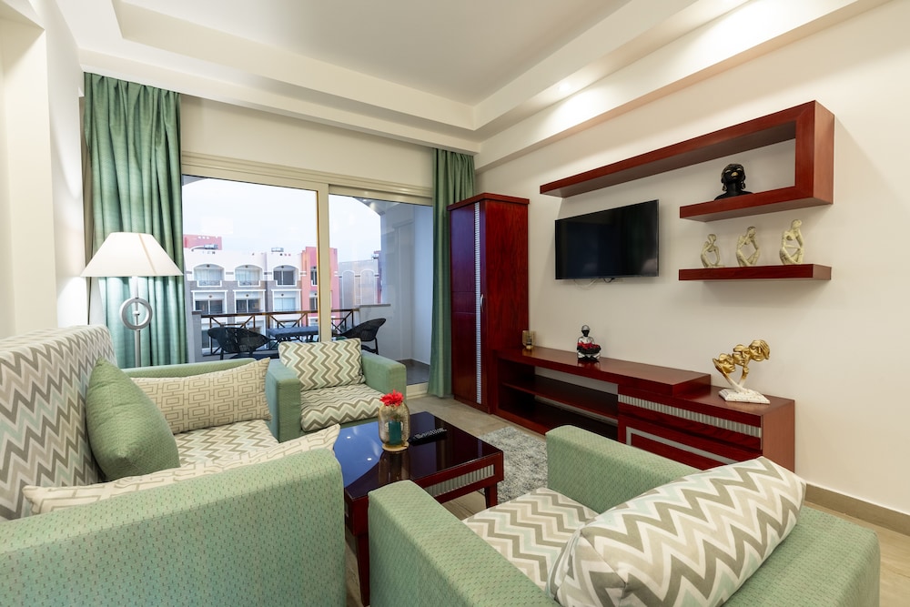 Oyster Bay Beach Suites 32/60
