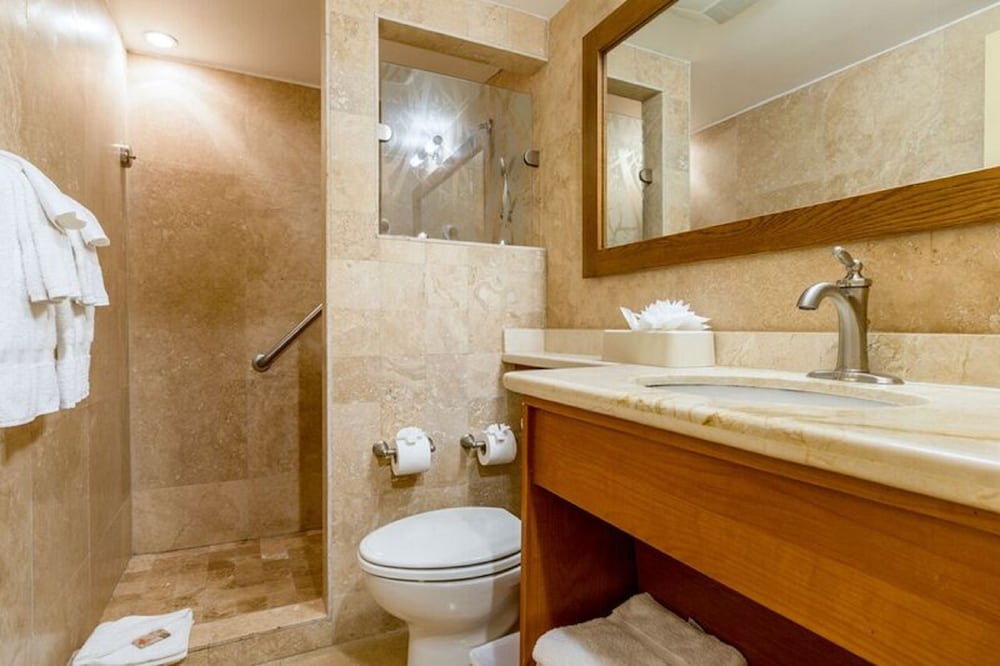 Caribbean Palm Village Resort 26/45