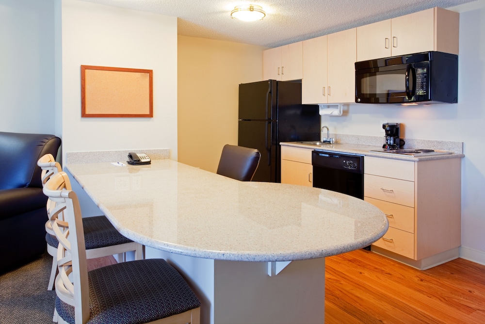 CANDLEWOOD SUITES WILSON 36/38