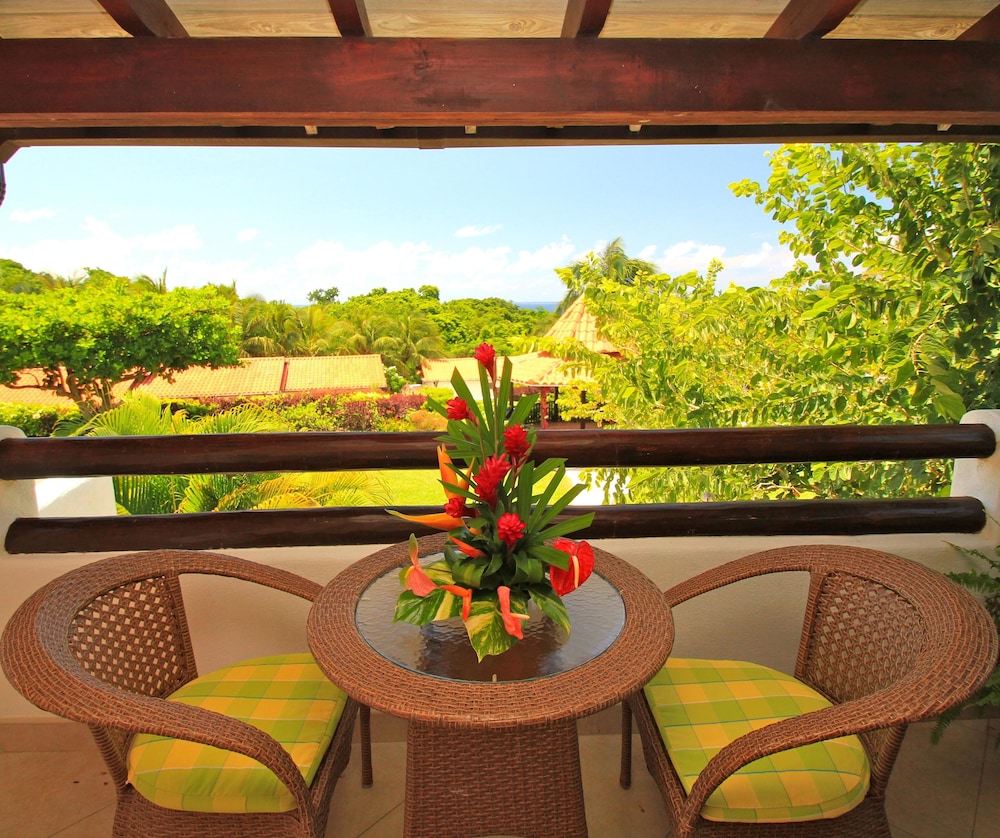 Sugar Cane Club Hotel & Spa 40/43