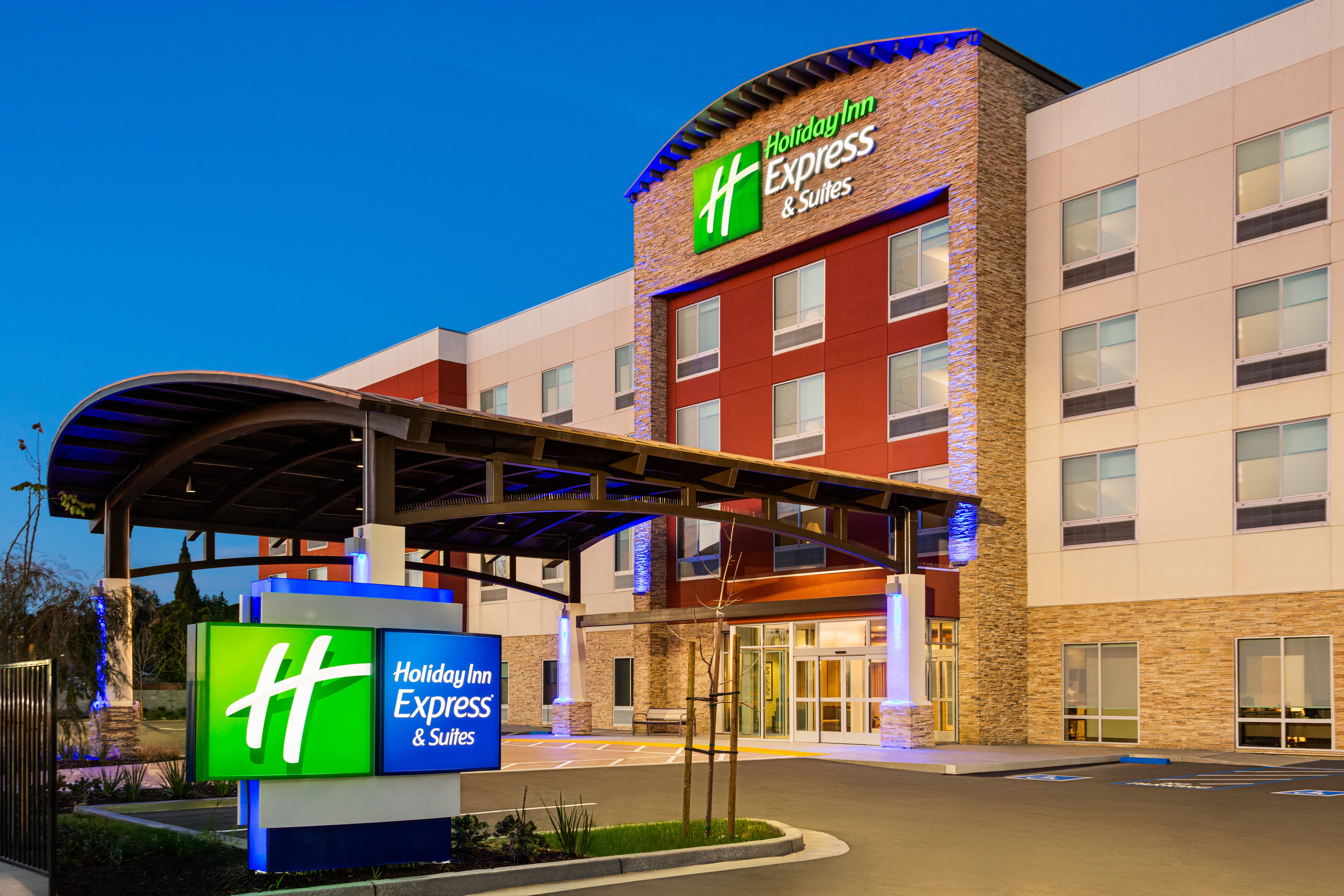 Holiday Inn Express & Suites Hayward - Castro Valley 37/40