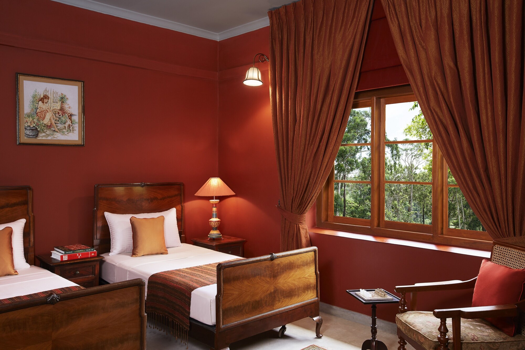 DELUXE, TWIN BEDS