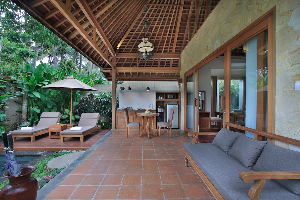 Graha Sandat Villas by Pramana Villas 23/33