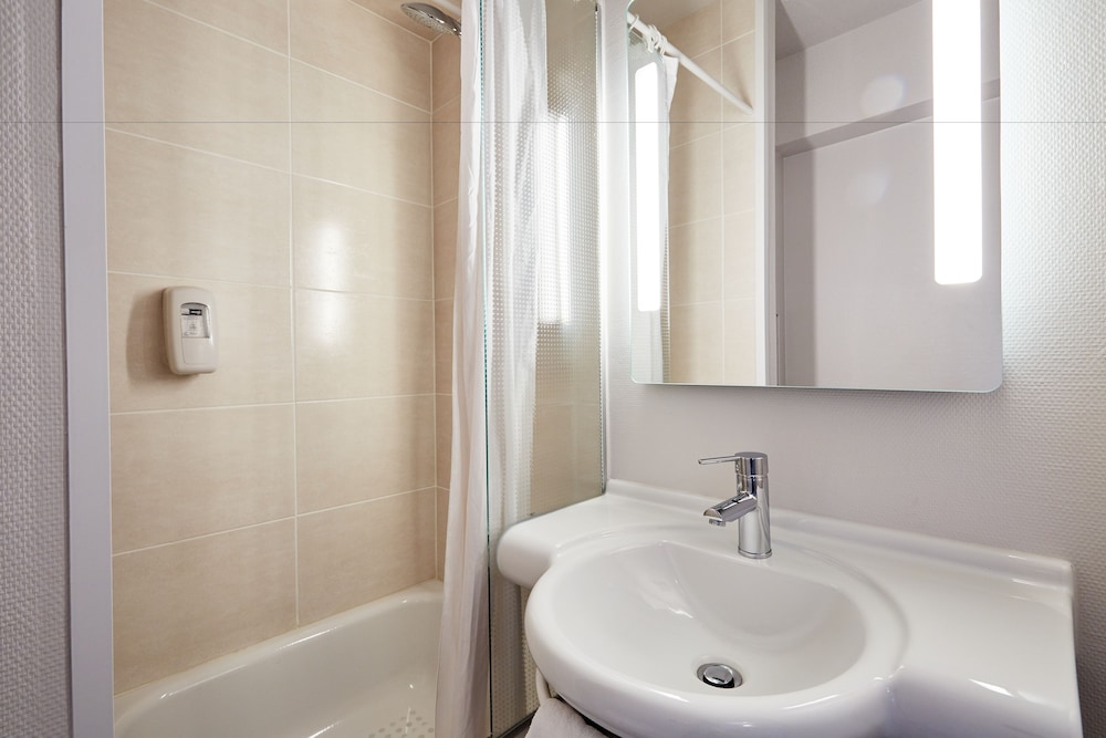 B&B HOTEL Le Havre Harfleur 1 12/46