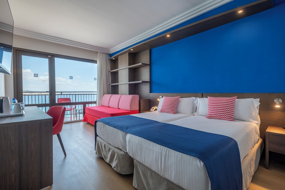 SUPERIOR, DOUBLE BED, PARTIAL SEA VIEW
