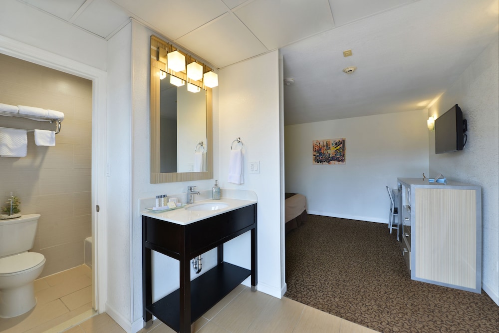 Inn at Jericho 23/24