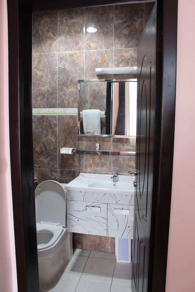 Safyad Hotel 35/40