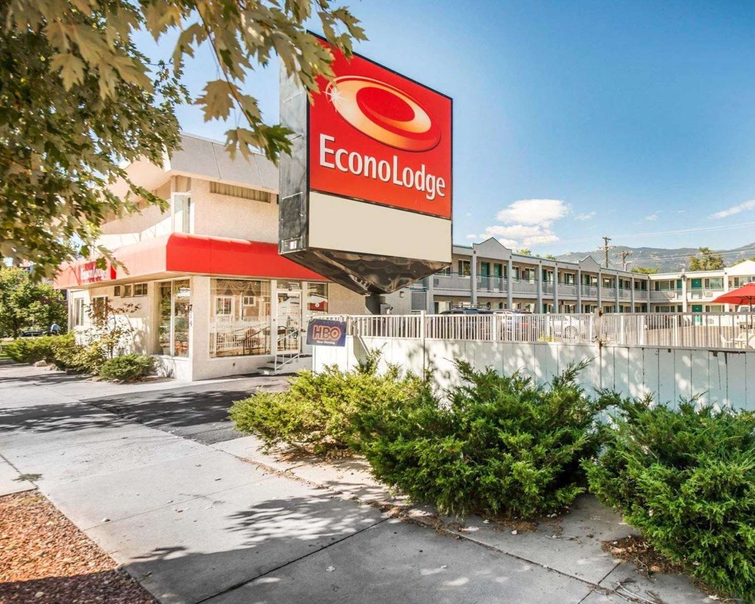 Econo Lodge Downtown Colorado Springs CO 15/18