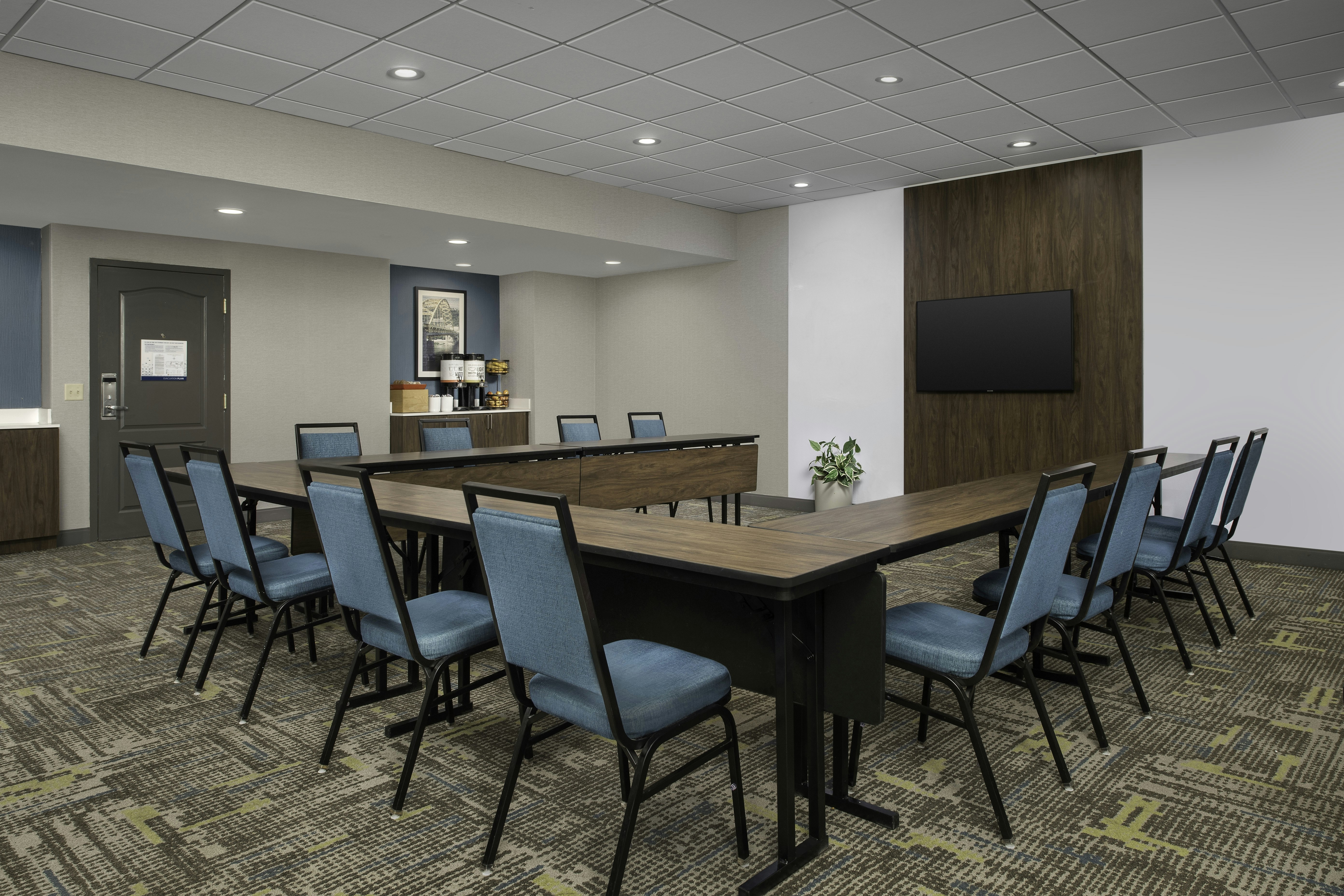 Hampton Inn Pittsburgh-Monroeville 37/41