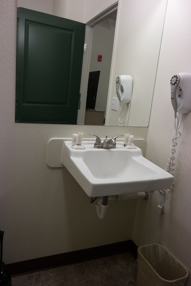 Sitka Hotel And Restaurant 40/45