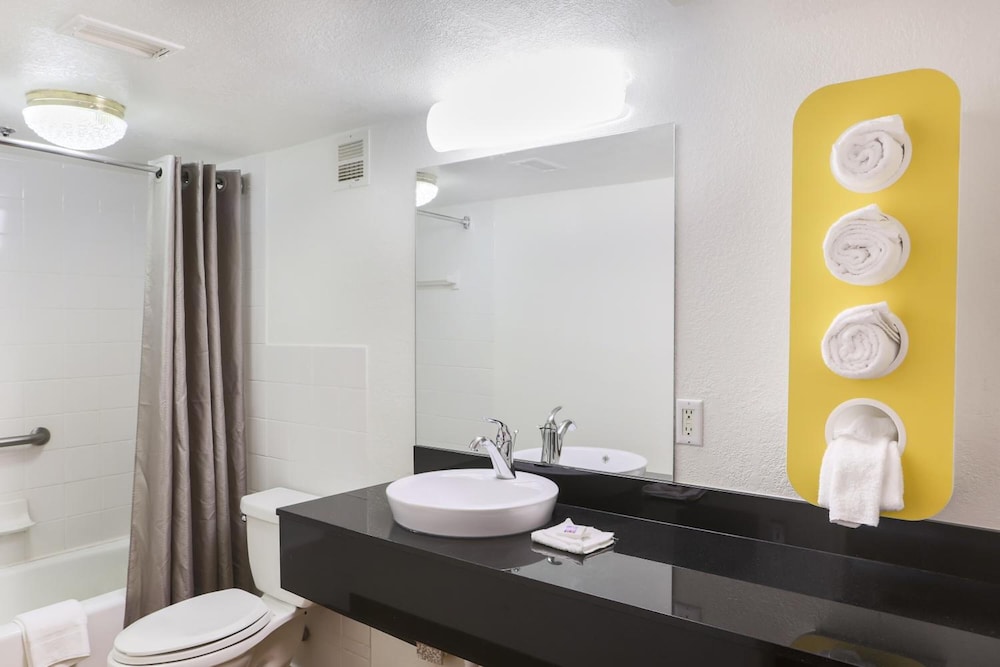 غرفة بريميوم بسريرين كوين، Motel6 Cutler Bay, FL - Miami 10/10