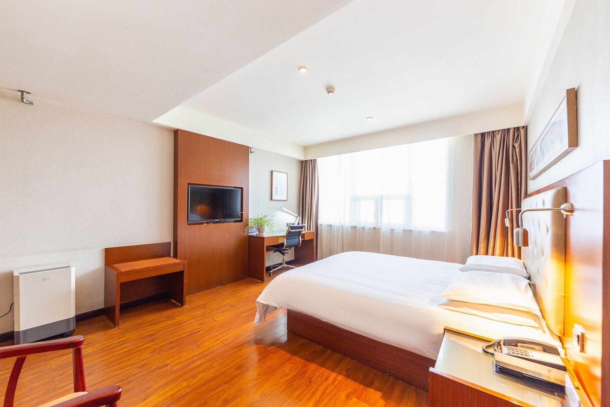 Yitel Hotel (Xining West Street Wangfujing) 30/59