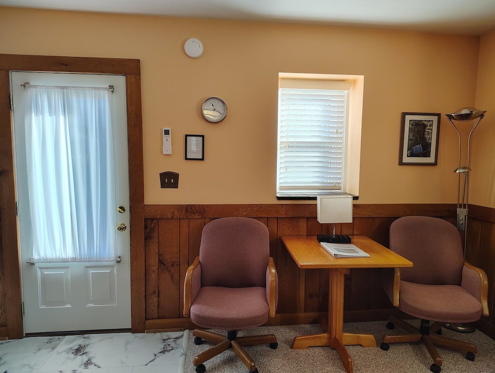 Frush Farm Bed & Breakfast 34/48