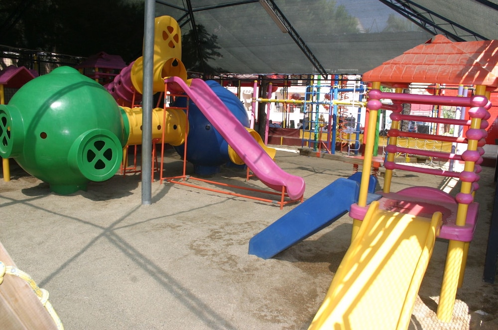 Club Atrium 40/49