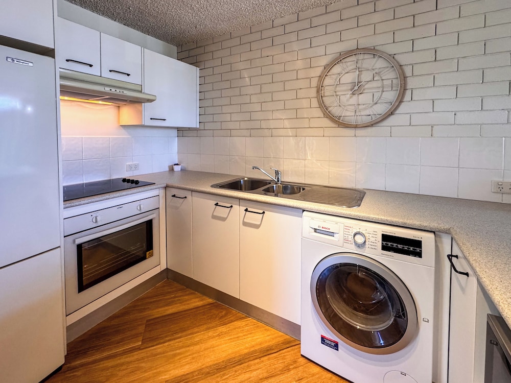 NORTHPOINT HOLIDAY APARTMENTS 15/61