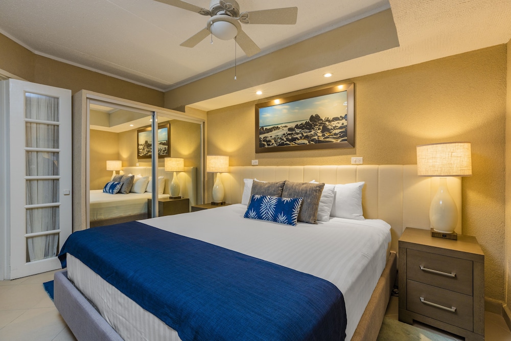 1 BEDROOM, SUITE