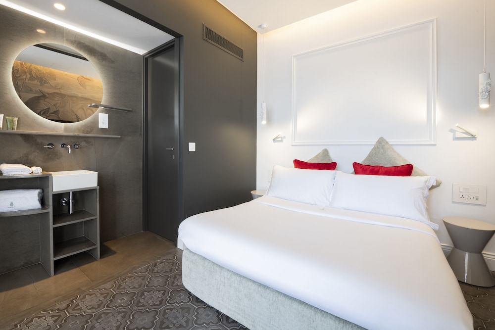 Hideaway, Petite, Double Bed, Harbour View, Annex