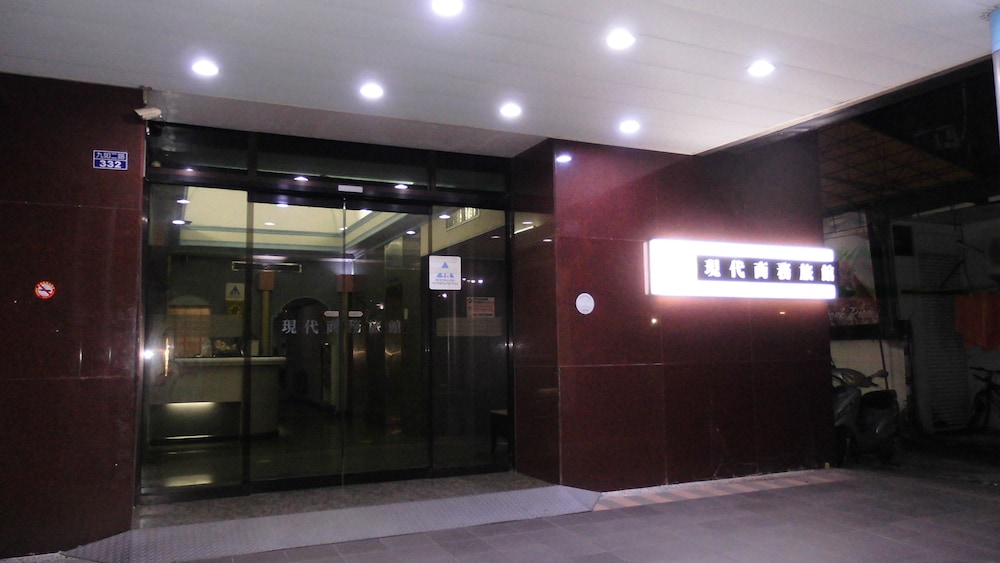 Modern Plaza Hotel 4/30