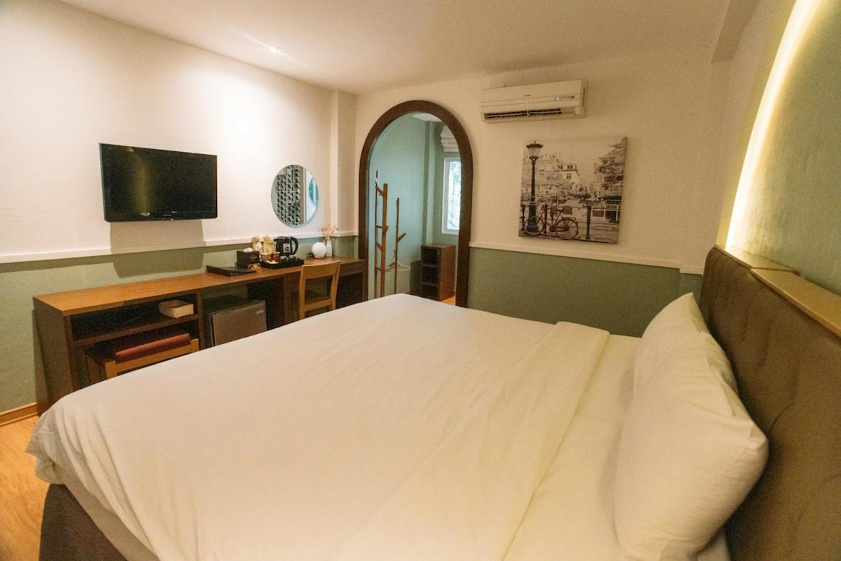 Renovated, Standard, Single, King Bed