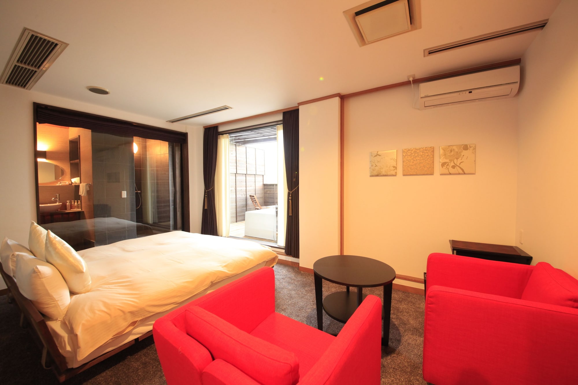 DELUXE, KING BED, MOUNTAIN VIEW, JETTED TUB