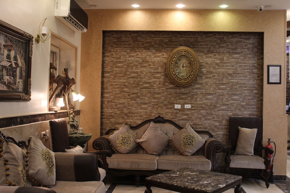 Amin Hotel 31/50