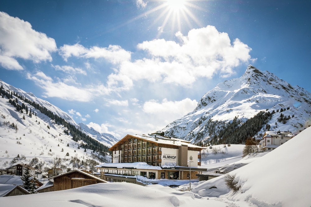Almhof Hotel 43/48