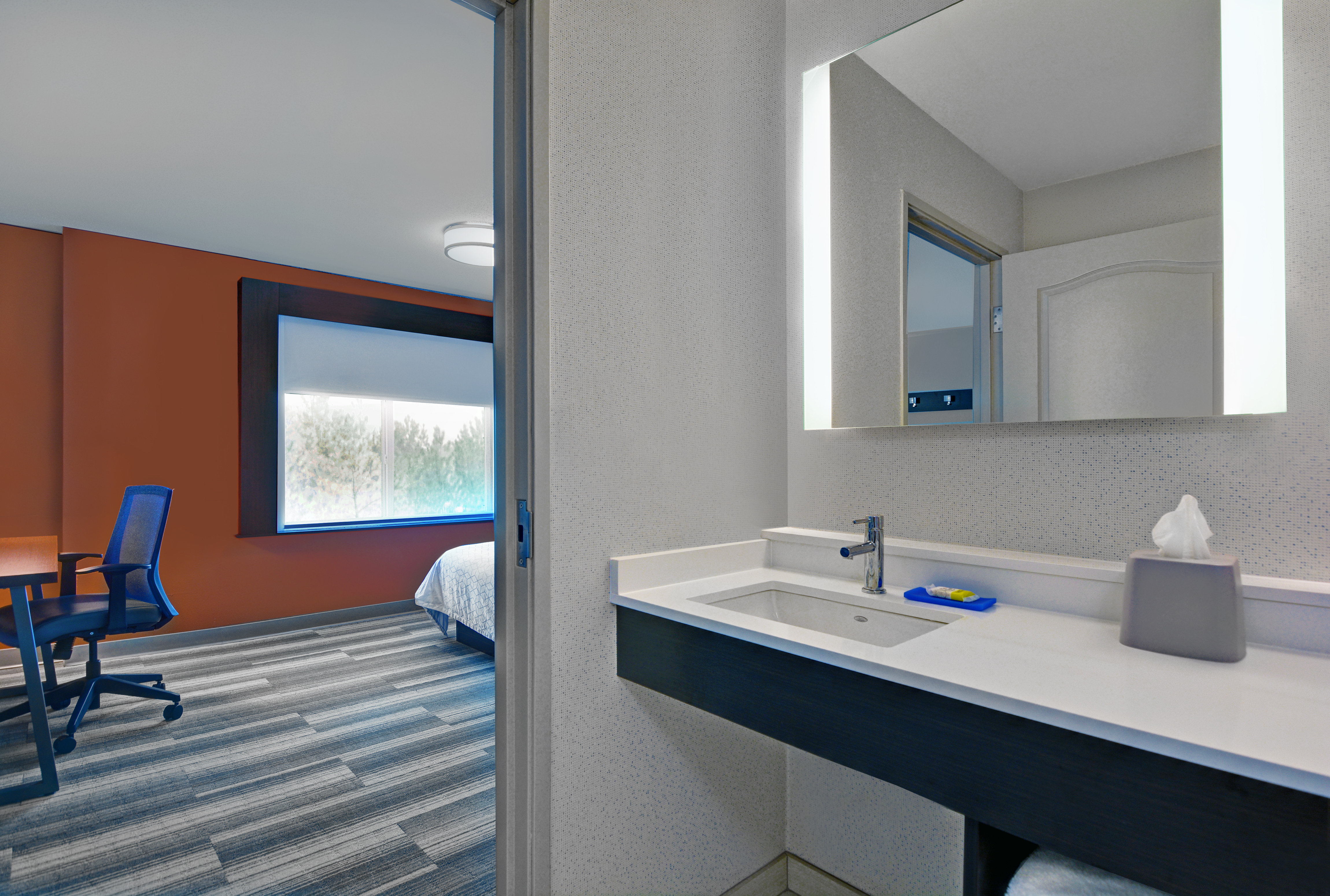 Holiday Inn Express Suites Atmore North 48/48