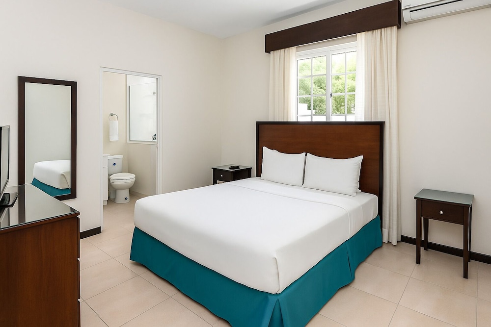 Shirley Retreat Hotel 8/34
