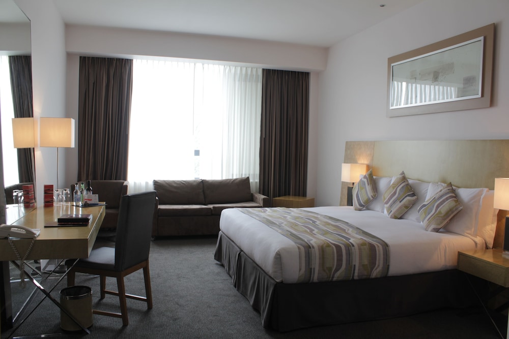 PARK PLAZA CARDIFF 6/60
