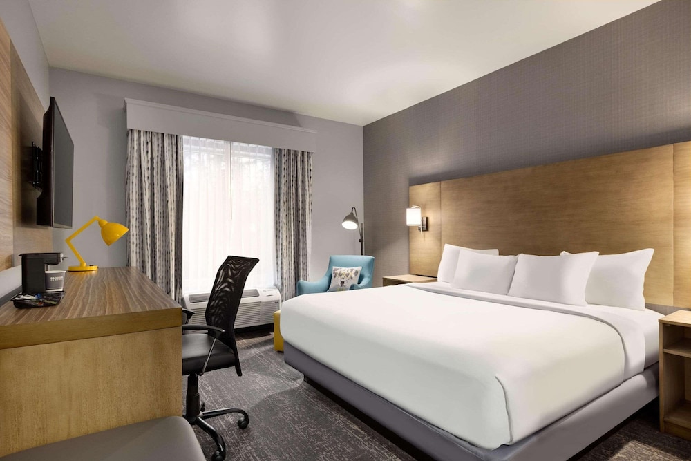 ROOM, KING BED