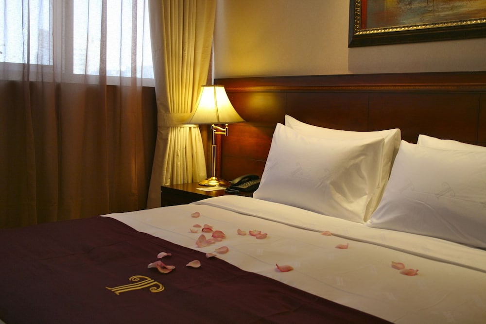 Trianon Hotel 26/63