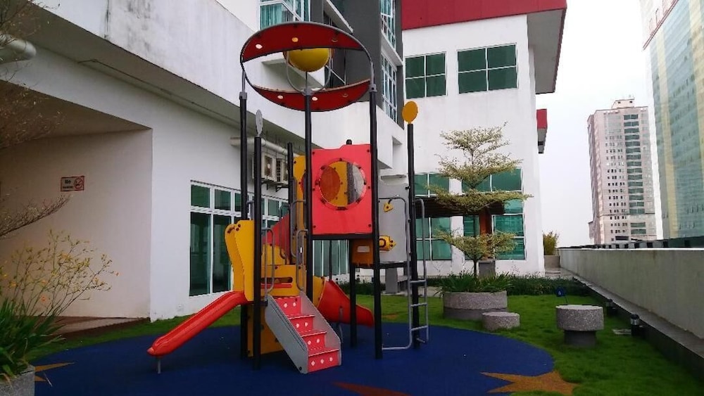 Twin Galaxy Residences 29/36