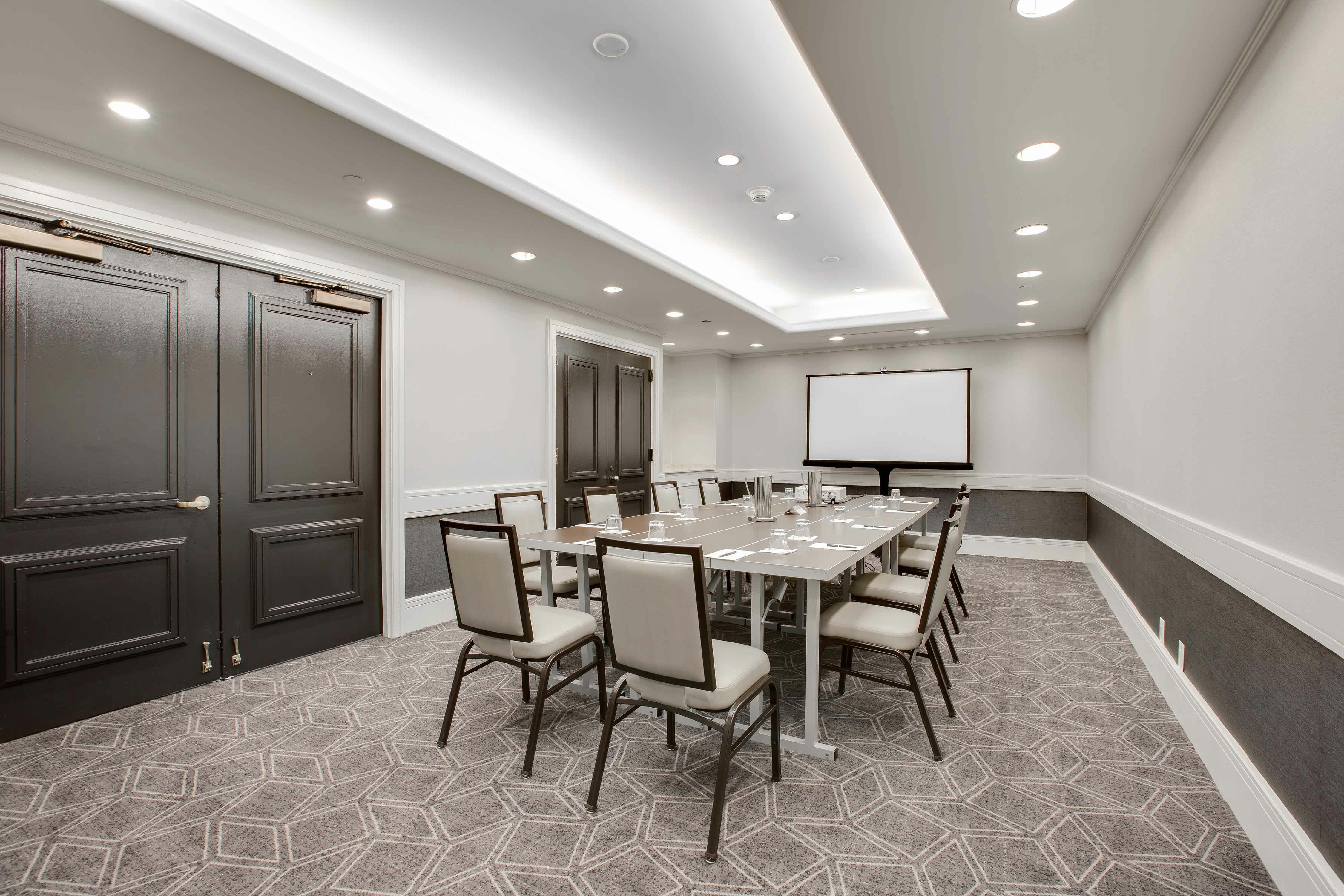 Hilton Newark Airport 53/59