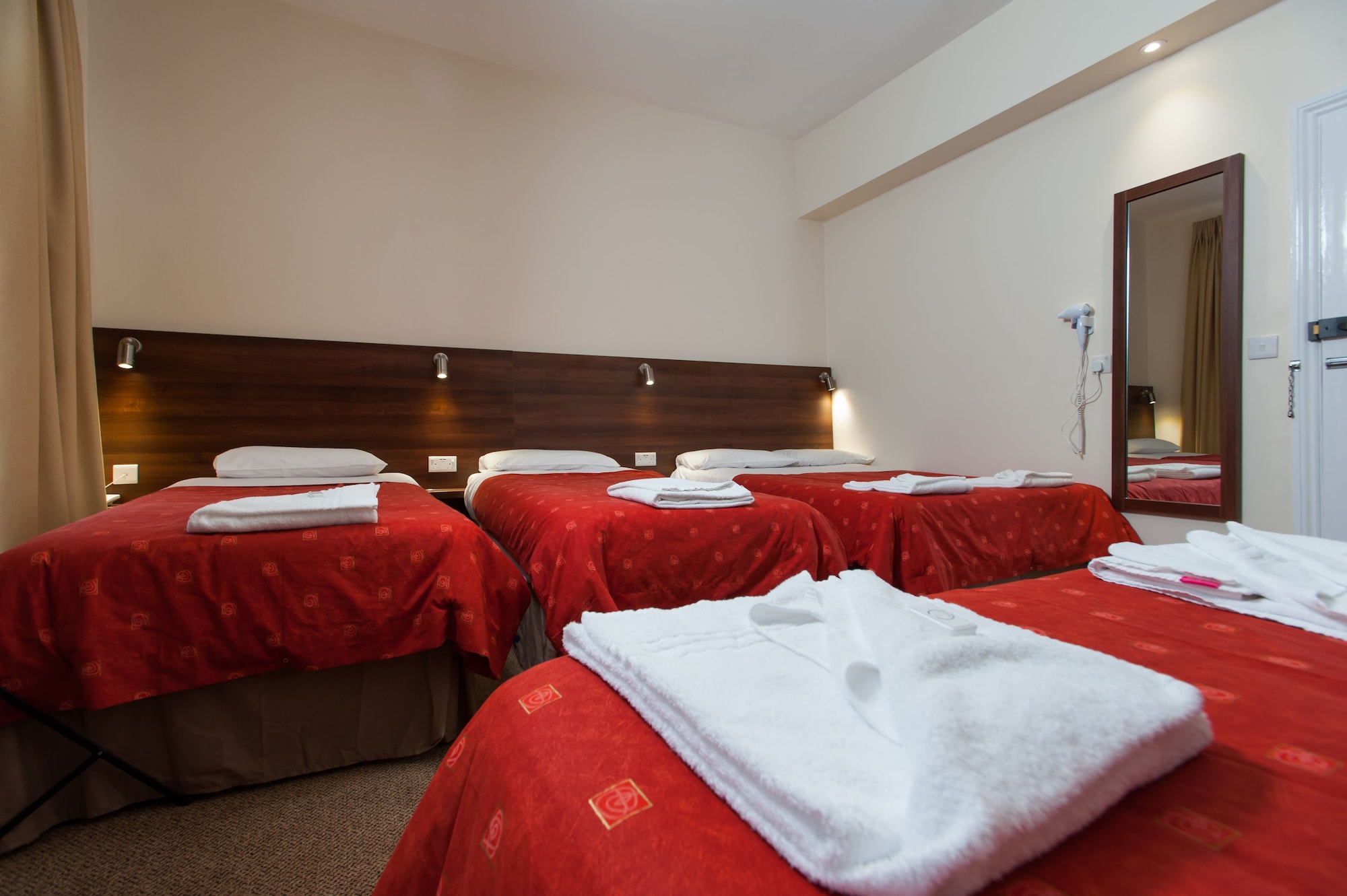 Family, 2 Double and Twin Beds, Private Bathroom