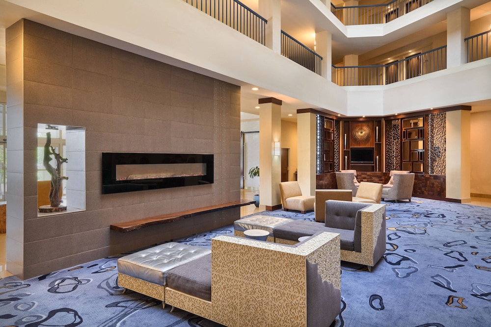 Delta Hotels by Marriott Philadelphia Airport 22/48