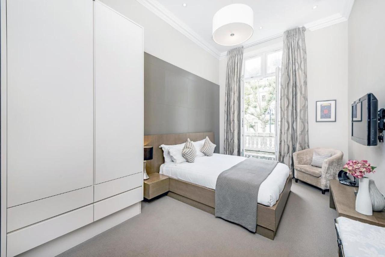 130 Queensgate Apartments 34/48