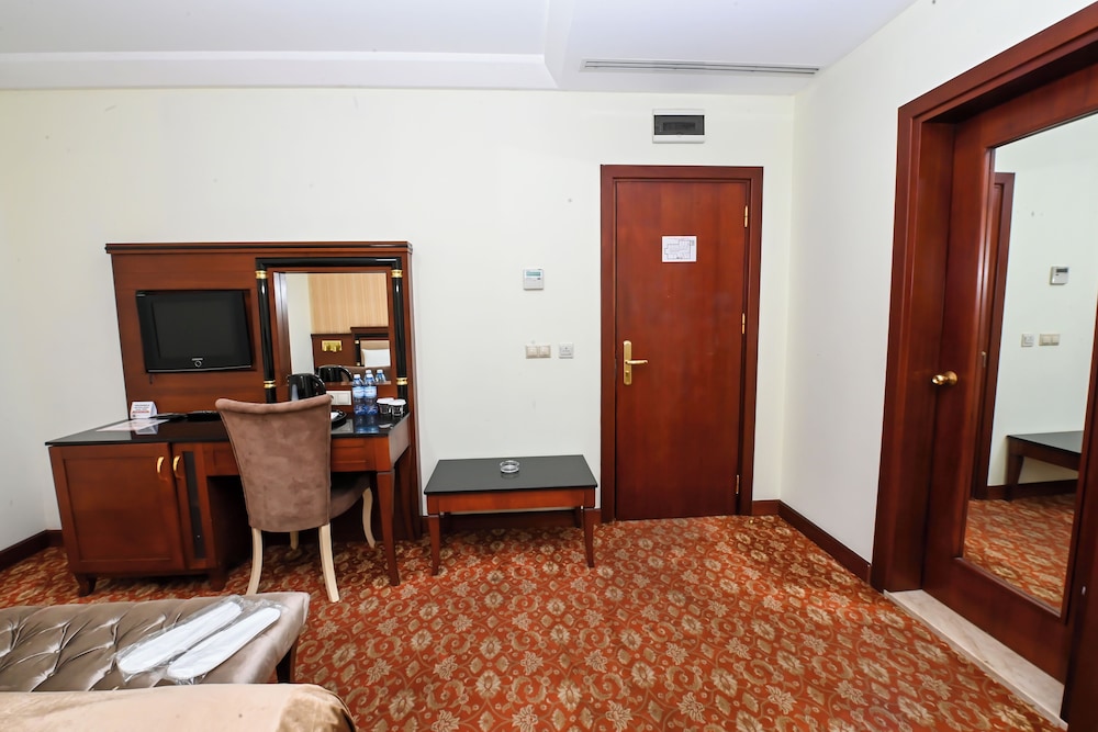 Atropat Old City Hotel 66/71