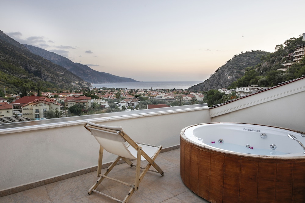 Morina Deluxe Hotel 47/50