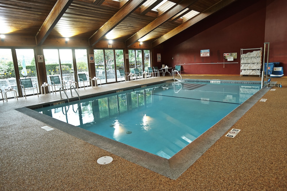 Fireside Inn and Suites Gilford 26/54
