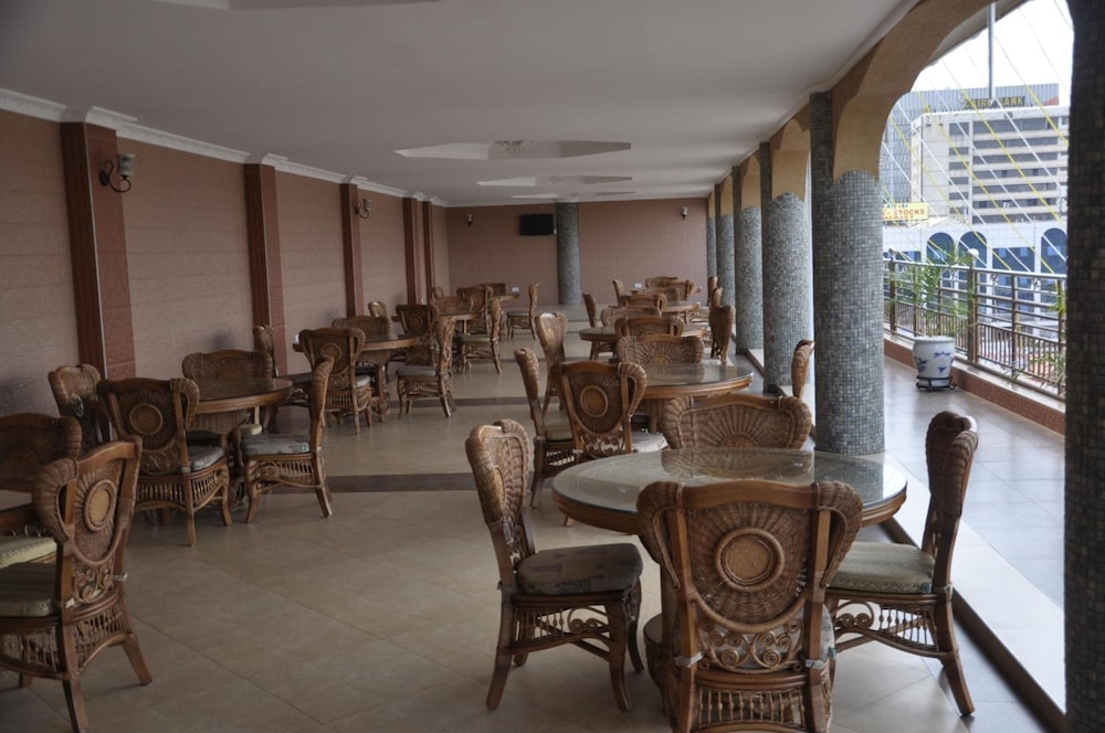 Biraj International Hotel 30/50