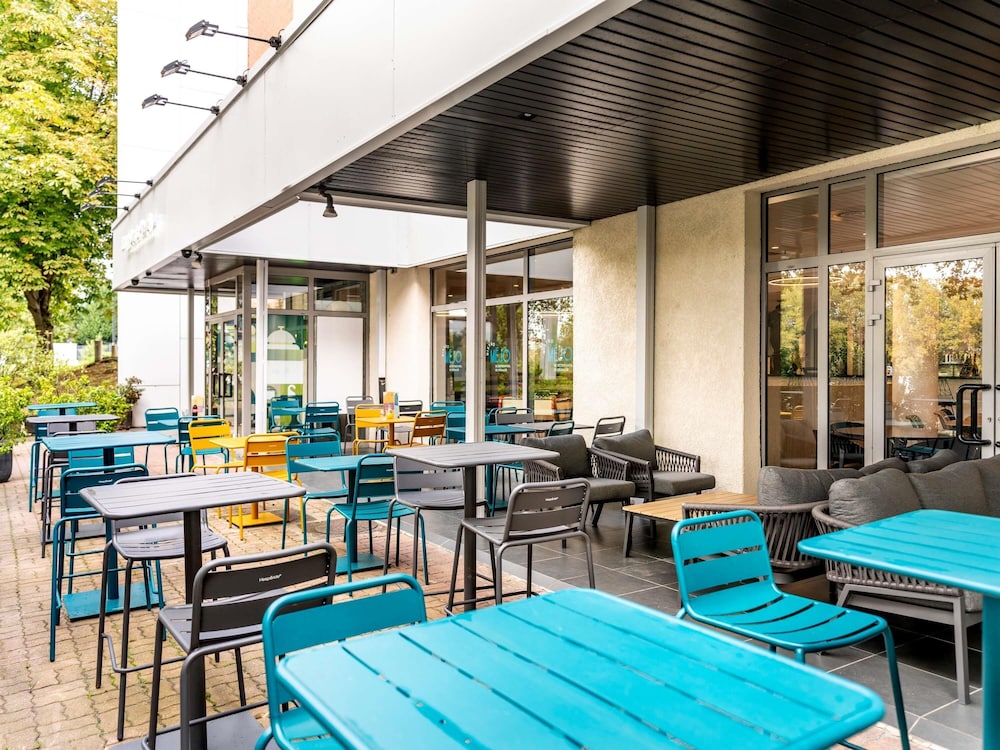 restaurant cafeteria