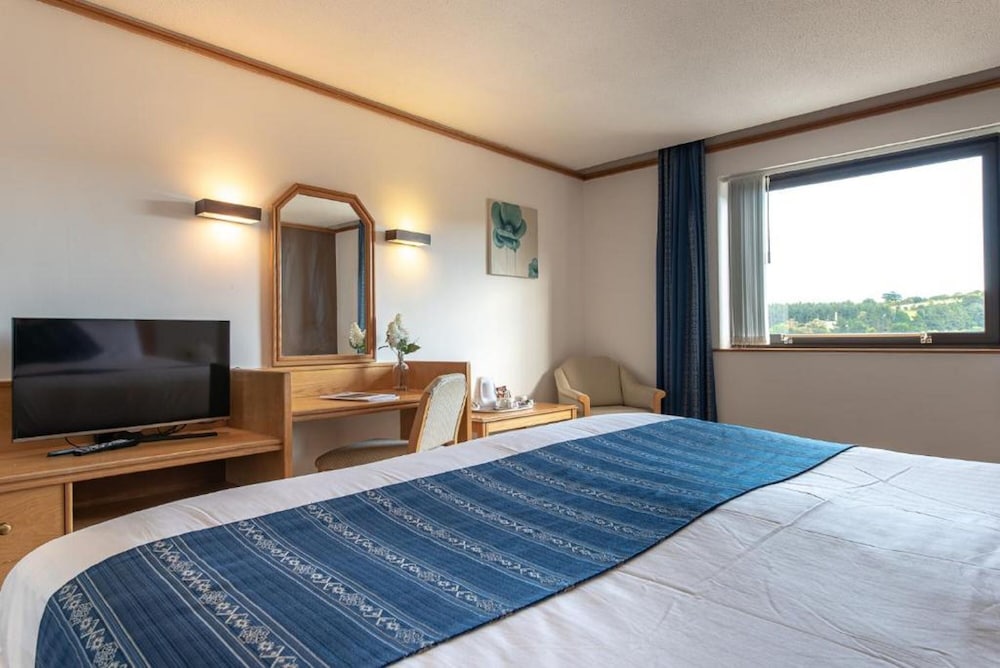 Passage House Hotel 12/26