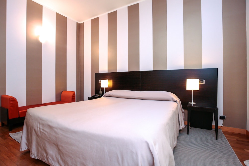 Hotel Aleramo 13/74